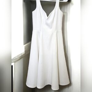 Black Halo White Textured Fit & Flare Midi Dress – Size 4